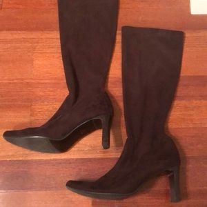 Coley • Brown Suede Heeled Boots